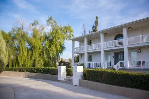 Addiction Treatment Centre Near Me Bluffdale - Renaissance Ranch 1 Featured image