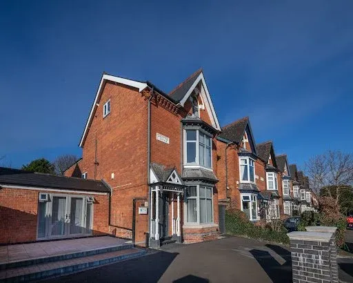 Addiction Treatment Centre Near Me Birmingham - The New Leaf Recovery Project 3 Featured image
