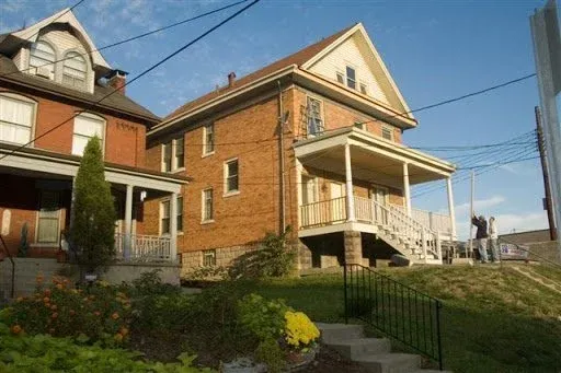 Addiction Treatment Centre Near Me Cincinnati - First Step Home 7 Featured image